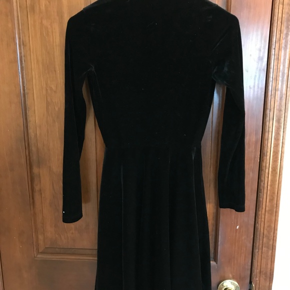 Black Velvet V-Neck Dress - Picture 7 of 8